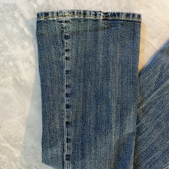 Urban behavior  jeans  denim medium blue Decorative left leg stitching size 3 jr - Picture 6 of 9